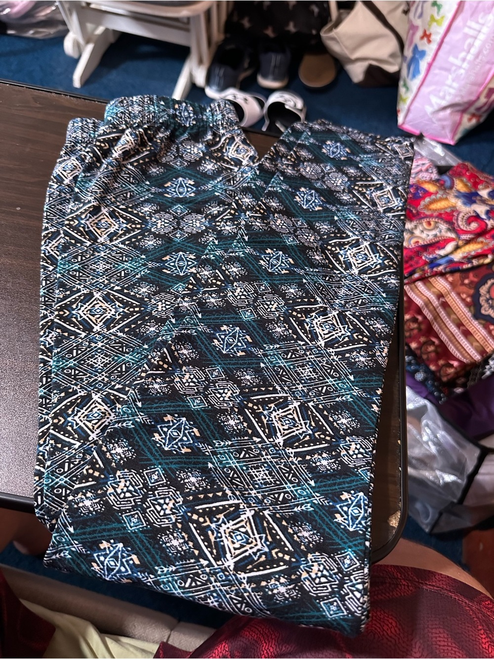 WinWin Fleece Lined Black and Teal Geometric Leggings